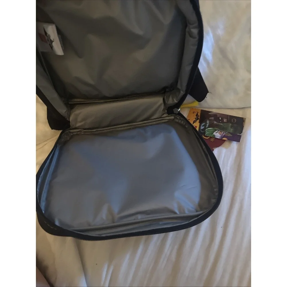 The Lego Batman Movie Exclusive Lunchbox w/ Removable Cape